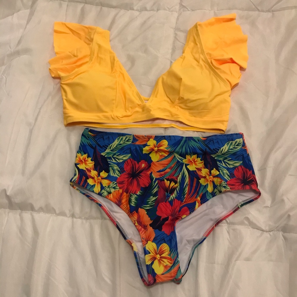 Nwot XL bikini beachsissi floral